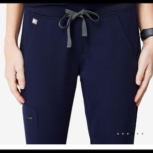 Zamora jogger scrub bottoms by FIGS